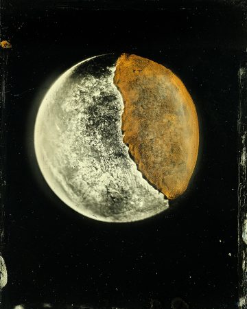 La conquête de l'espace - Une nouvelle planète X- Ambrotype & vernis or - 9 x 12 cm - Collection privée